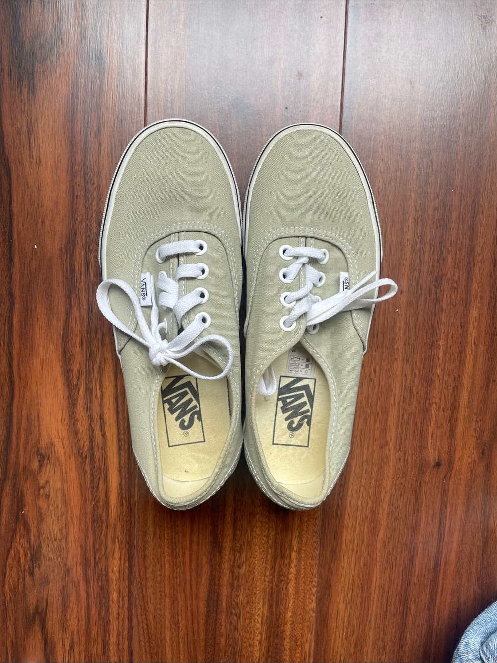 Vans Low-Top Canvas Sneakers in Olive Size 6